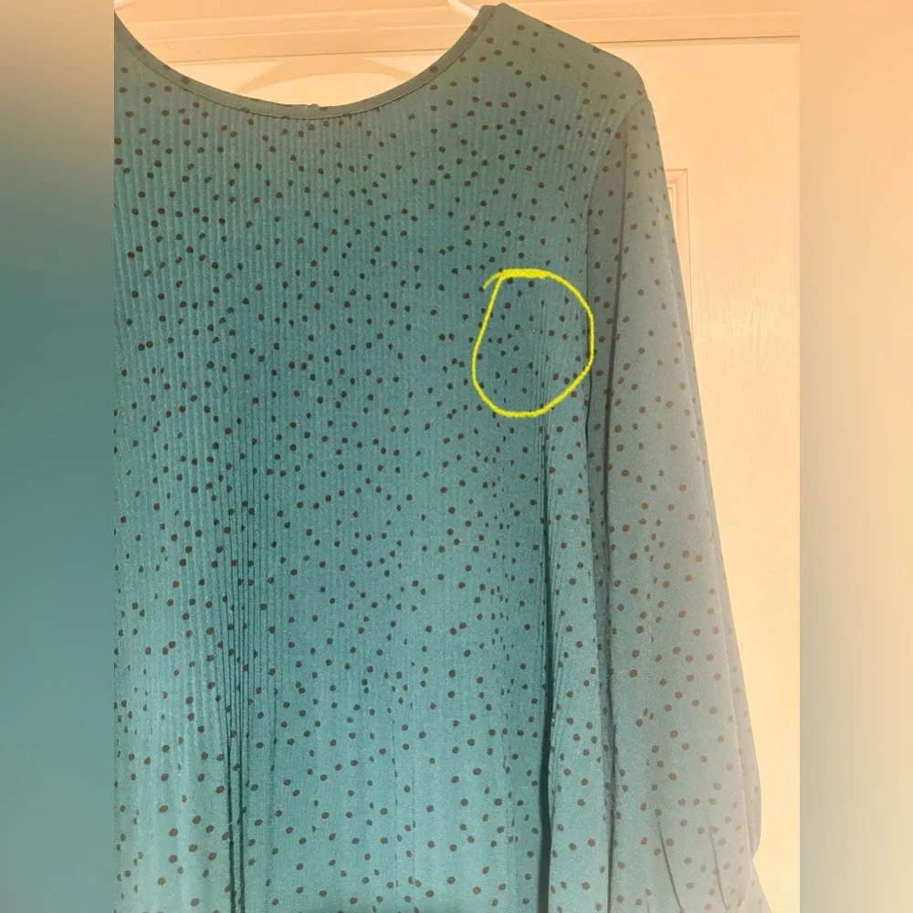Woman’s top - Picture 5 of 7